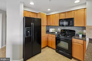 4490 Market Commons Dr, Fairfax, VA 22033 - Photo 6