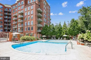 4490 Market Commons Dr, Fairfax, VA 22033 - Photo 36