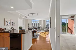 4490 Market Commons Dr, Fairfax, VA 22033 - Photo 4