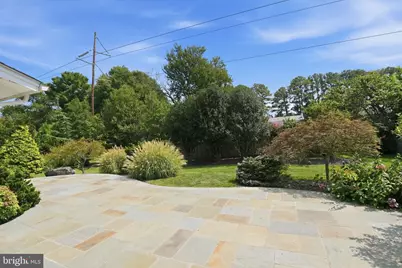1013 Westwood Drive NE, Vienna, VA 22180 - Photo 4