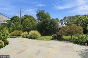 1013 Westwood Dr NE, Vienna, VA 22180 - Photo 4