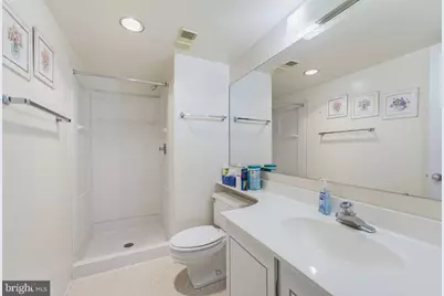 8370 Greensboro Drive #610, McLean, VA 22102 - Photo 14