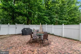 8305 Covington Woods Ct, Springfield, VA 22153 - Photo 32