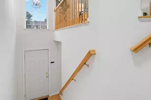 13280 Maple Creek Ln, Centreville, VA 20120 - Photo 4