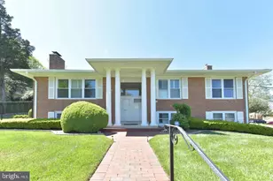 1500 Smith St, McLean, VA 22101 - Photo 2
