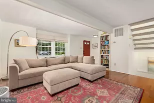 2323 Middle Creek Ln, Reston, VA 20191 - Photo 4