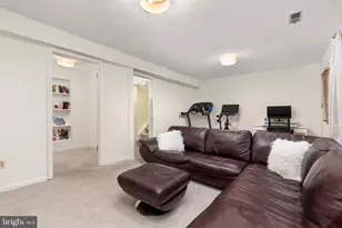 2323 Middle Creek Ln, Reston, VA 20191 - Photo 24