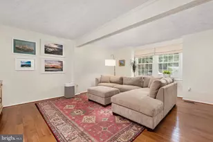 2323 Middle Creek Ln, Reston, VA 20191 - Photo 2