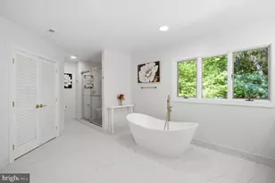 905 Falls Bridge Ln, Great Falls, VA 22066 - Photo 32