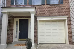 2432 Clover Field Cir, Herndon, VA 20171 - Photo 2
