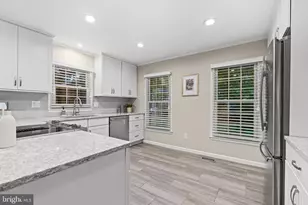 6101 Dory Landing Ct, Burke, VA 22015 - Photo 16
