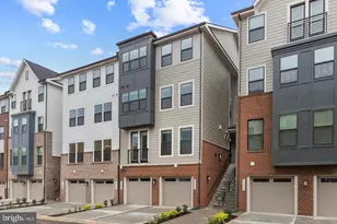 2400 Stella Pl, Alexandria, VA 22303 - Photo 2