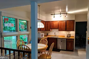 8465 Sevan Ct, Annandale, VA 22003 - Photo 10