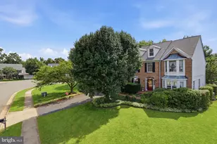 808 Autumn Breeze Ct, Herndon, VA 20170 - Photo 2