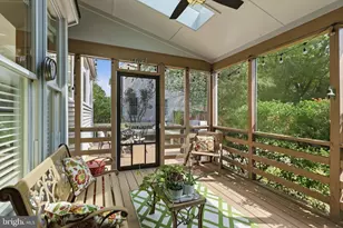 808 Autumn Breeze Ct, Herndon, VA 20170 - Photo 18