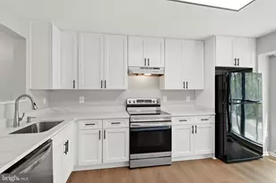 14141 Betsy Ross Ln, Centreville, VA 20121 - Photo 12