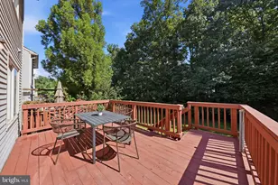 6815 Malton Ct, Centreville, VA 20121 - Photo 8