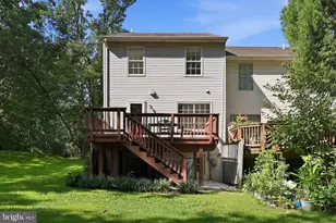 6815 Malton Ct, Centreville, VA 20121 - Photo 12