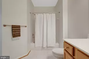 1511 North Point Dr, Reston, VA 20194 - Photo 24