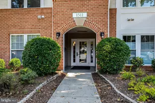 1511 North Point Dr, Reston, VA 20194 - Photo 2