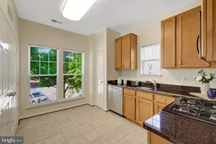 1511 North Point Dr, Reston, VA 20194 - Photo 14