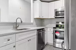 1318 Garden Wall Cir, Reston, VA 20194 - Photo 8