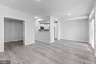 1318 Garden Wall Cir, Reston, VA 20194 - Photo 4