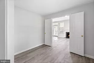 1318 Garden Wall Cir, Reston, VA 20194 - Photo 12