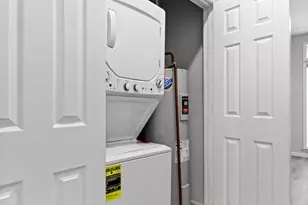 1318 Garden Wall Cir, Reston, VA 20194 - Photo 18
