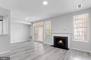 1318 Garden Wall Cir, Reston, VA 20194 - Photo 2