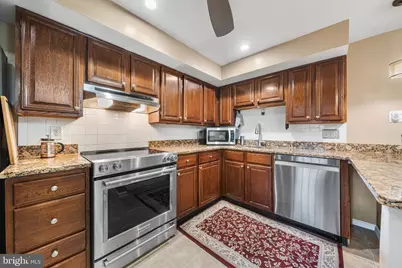 5300 Harbor Court Drive W, Alexandria, VA 22315 - Photo 2