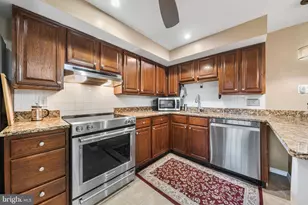 5300 Harbor Ct Dr W, Alexandria, VA 22315 - Photo 2