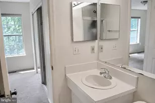 2723 Manorhaven Ct, Alexandria, VA 22306 - Photo 12