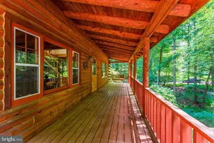 10898 Woodleaf Ln, Great Falls, VA 22066 - Photo 4