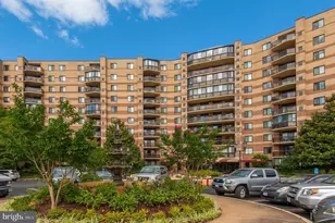 8370 Greensboro Dr, McLean, VA 22102 - Photo 16