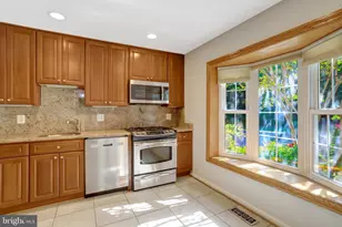 7416 Spring Tree Dr, Springfield, VA 22153 - Photo 18