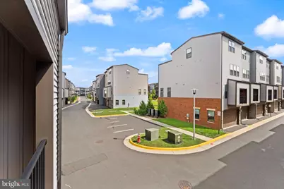 12994 Hattontown Square, Herndon, VA 20171 - Photo 28