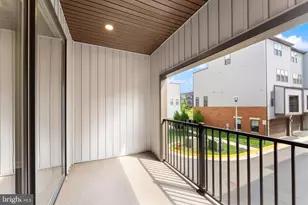 12994 Hattontown Square, Herndon, VA 20171 - Photo 26