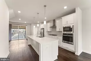 12994 Hattontown Square, Herndon, VA 20171 - Photo 12