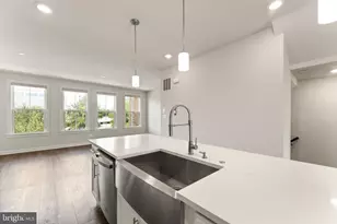 12994 Hattontown Square, Herndon, VA 20171 - Photo 14