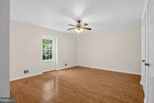 6401 Wolf Run Hunt, Fairfax Station, VA 22039 - Photo 22