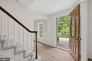 6401 Wolf Run Hunt, Fairfax Station, VA 22039 - Photo 8