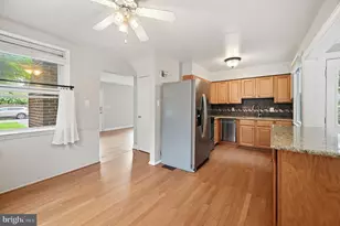 2918 Monroe Pl, Falls Church, VA 22042 - Photo 8
