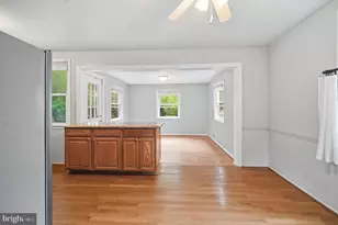2918 Monroe Pl, Falls Church, VA 22042 - Photo 14