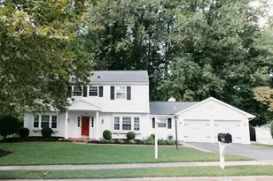 12824 Mt Royal Ln, Fairfax, VA 22033 - Photo 2