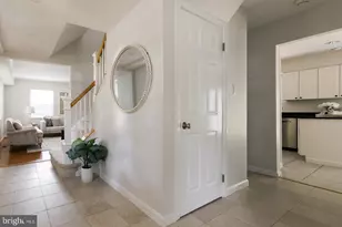 12824 Mt Royal Ln, Fairfax, VA 22033 - Photo 4