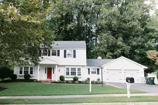 12824 Mt Royal Ln, Fairfax, VA 22033 - Photo 2