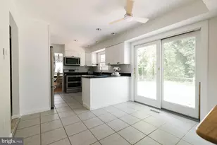 12824 Mt Royal Ln, Fairfax, VA 22033 - Photo 16