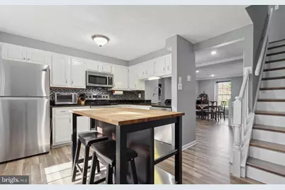1679 Fieldthorn Drive, Reston, VA 20194 - Photo 6