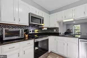 1679 Fieldthorn Dr, Reston, VA 20194 - Photo 8